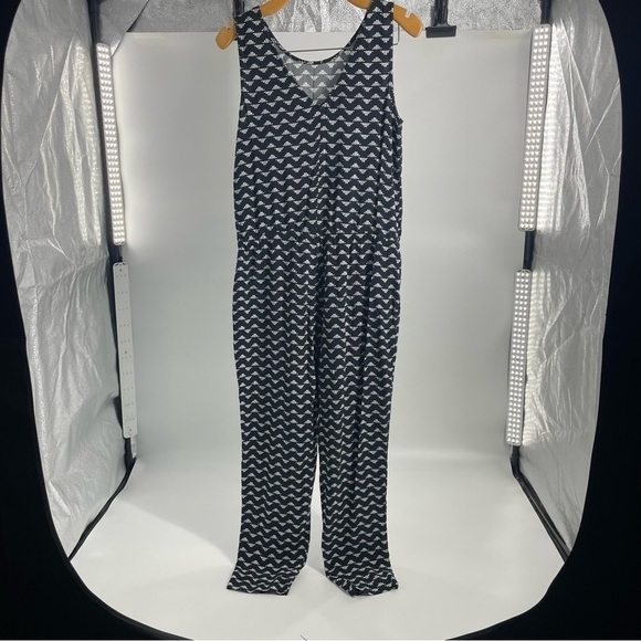 Old Navy Black and white geometric Minimalist Ankle  jumpsuit Small - Picture 8 of 14